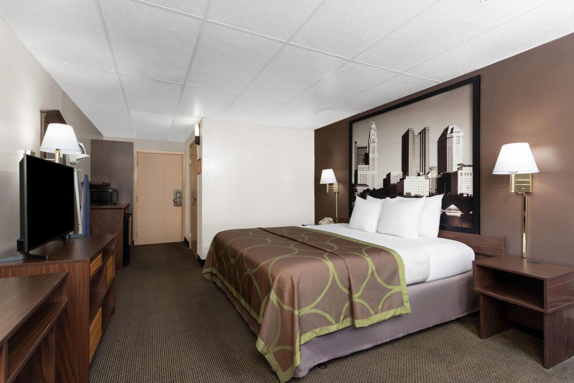Hotel Super 8 By Wyndham 2*